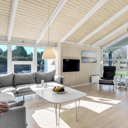 4 Bedroom Beautiful In 別荘 *