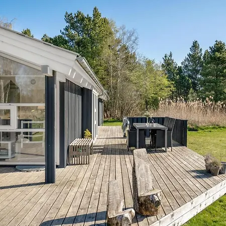4 Bedroom Beautiful In *