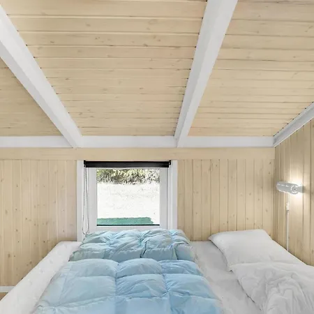 4 Bedroom Beautiful In Feriehus Jerup