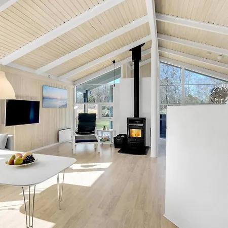 4 Bedroom Beautiful In 別荘 *