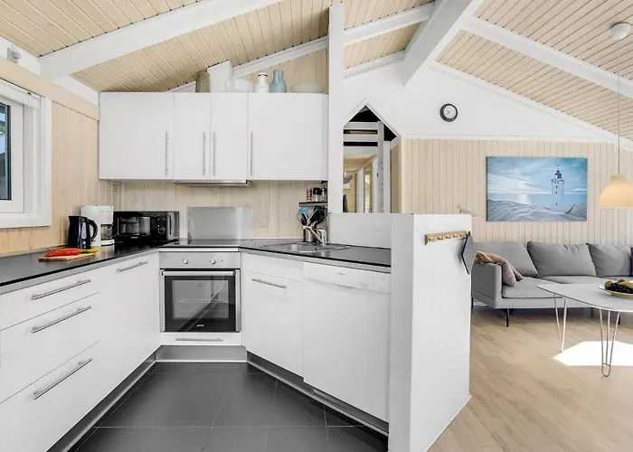 بيت للعطل 4 Bedroom Beautiful In *