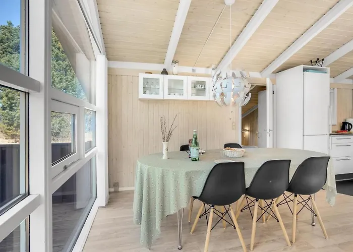 بيت للعطل 4 Bedroom Beautiful In